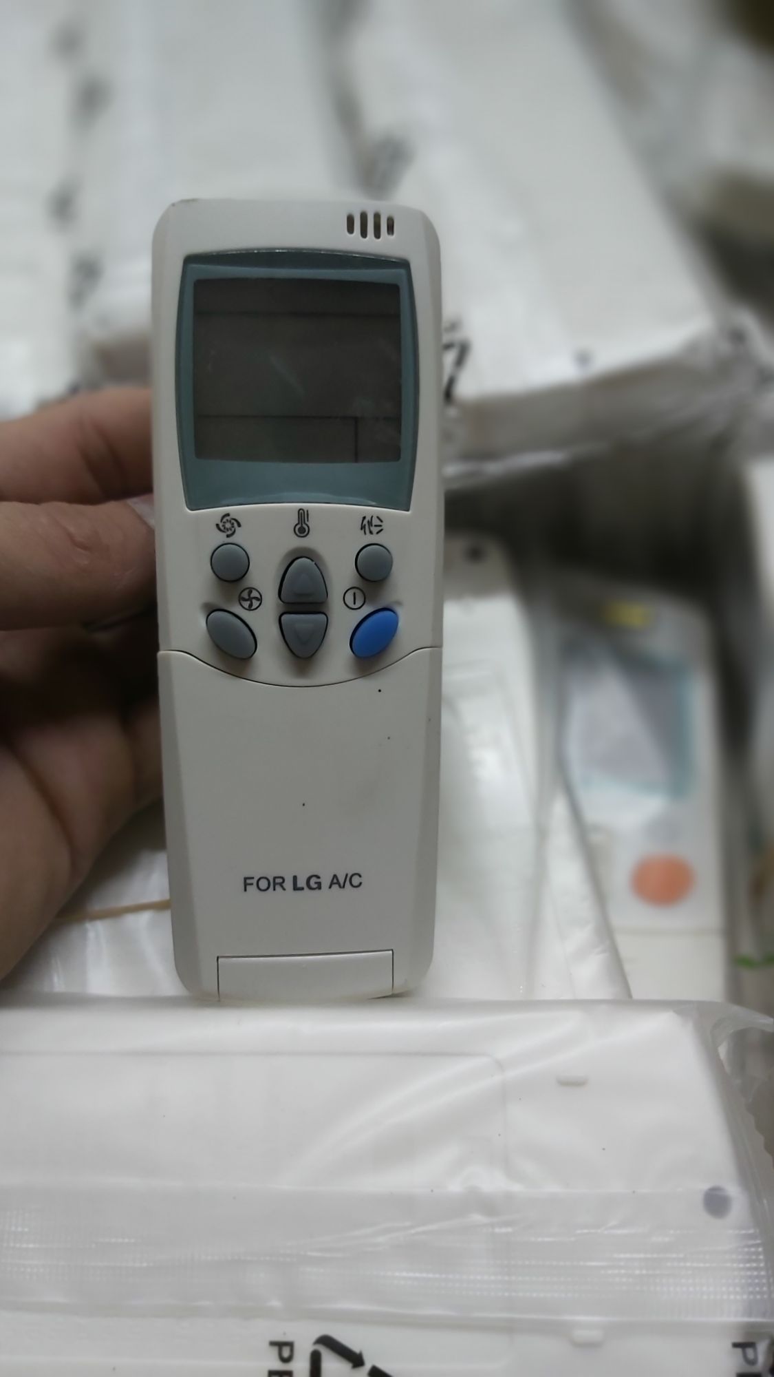khiển điều hòa LG mở nắp 2 chiều