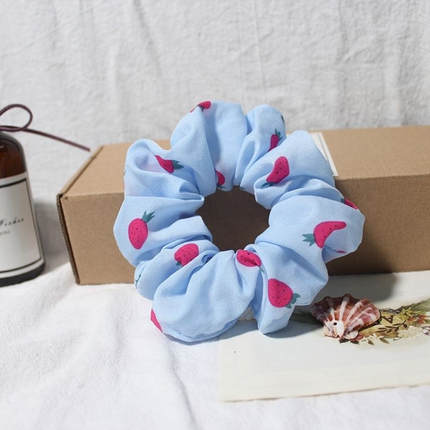 [HCM]Dây Buộc Tóc Sunchies Họa Tiết Hình Quả Dâu Xinh Tươi Chất Liệu Vải Voan Nhiều Màu sắc Đẹp Hot Trend 2021