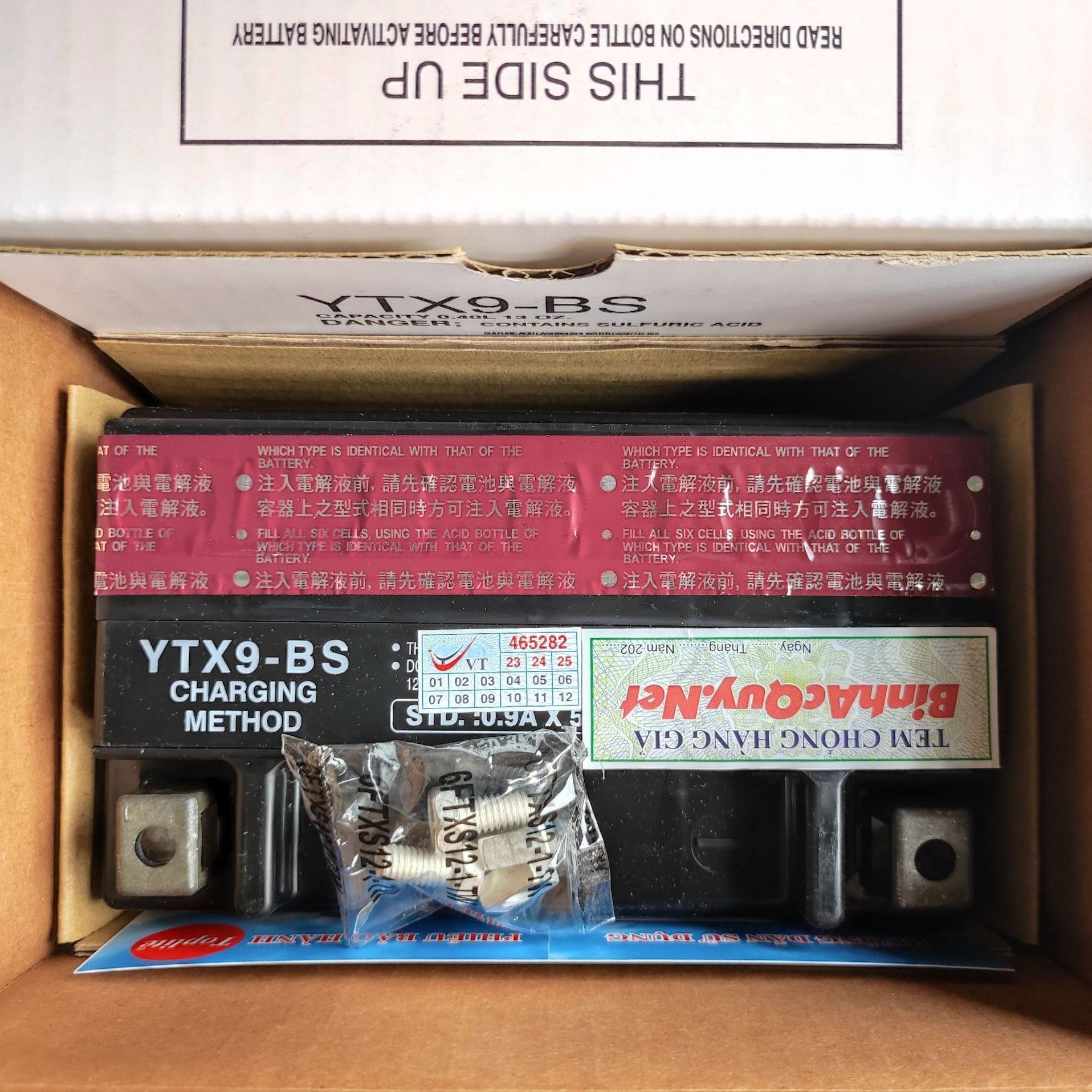 Bình Ắc Quy Toplite YTX9-BS (12V-8AH) cho xe Vespa, Spacy