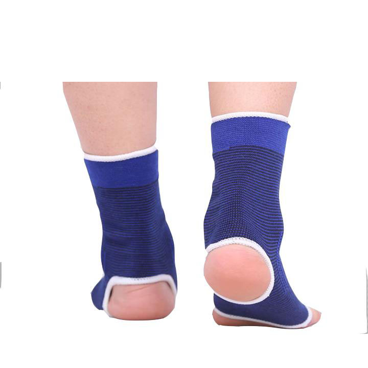 Lót gót = băng bảo vệ cổ chân