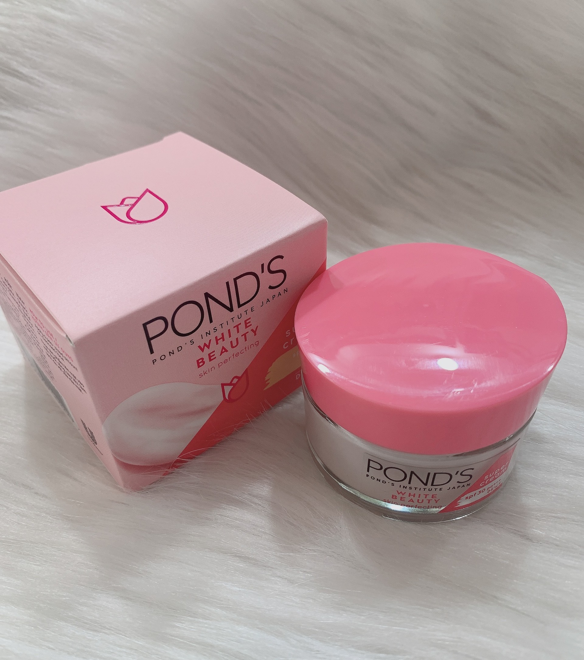 Kem Dưỡng Da Ban Ngày Trắng Hồng Rạng Rỡ Ponds White Beauty 30g