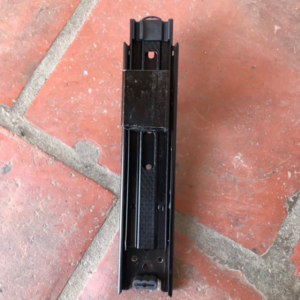 Ray trượt chế máy hàn cell pin