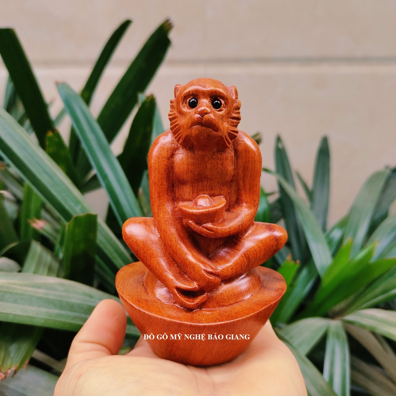 Tượng con khỉ gỗ hương 12 cm