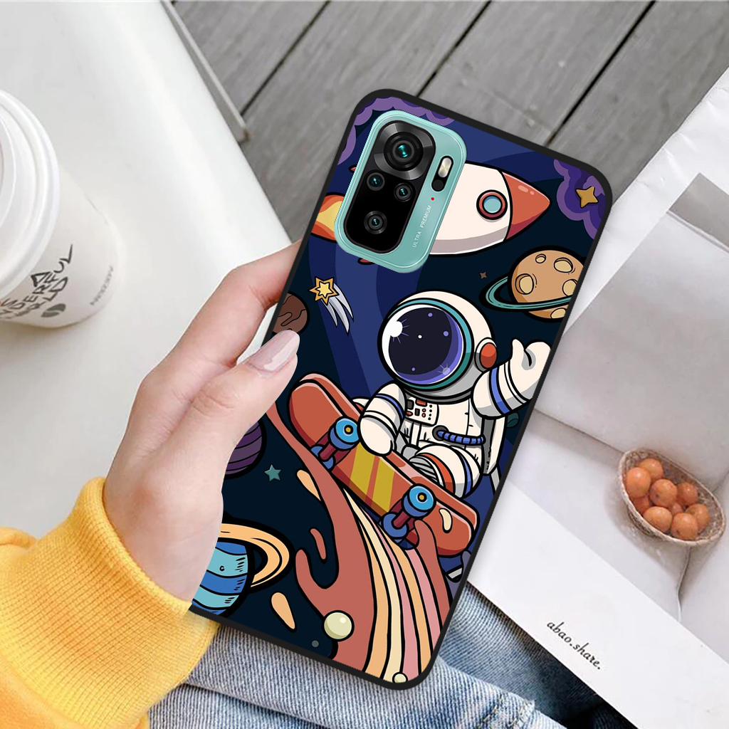 Ốp lưng Xiaomi Redmi Note 10 / Redmi Note 10S / Redmi Note 10 5G / Redmi Note 10 Pro hình vũ trụ, phi hành gia astronaut độc đáo