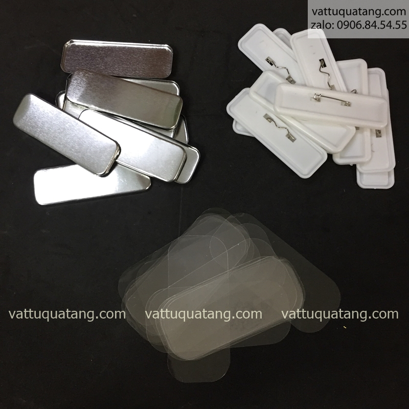 Combo 50 cái phôi huy hiệu nhựa chữ nhật - kim cài 6.8*2.4