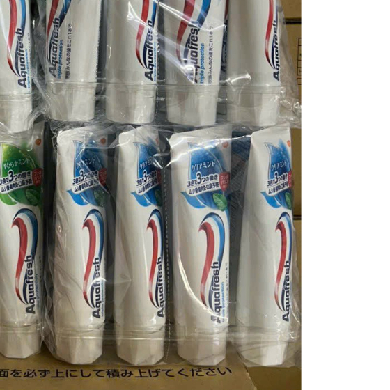 Kem Đánh Răng Aquafresh Triple Protection 140G - Nhật Bản
