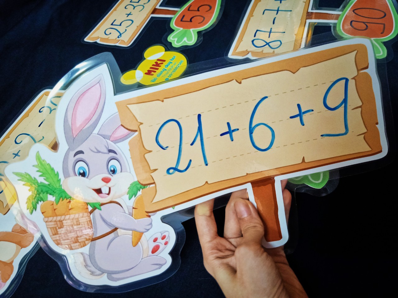 Bộ 4 Anh Em Nhà Thỏ Tìm Cà Rốt (4 bé thỏ + 4 cà rốt)