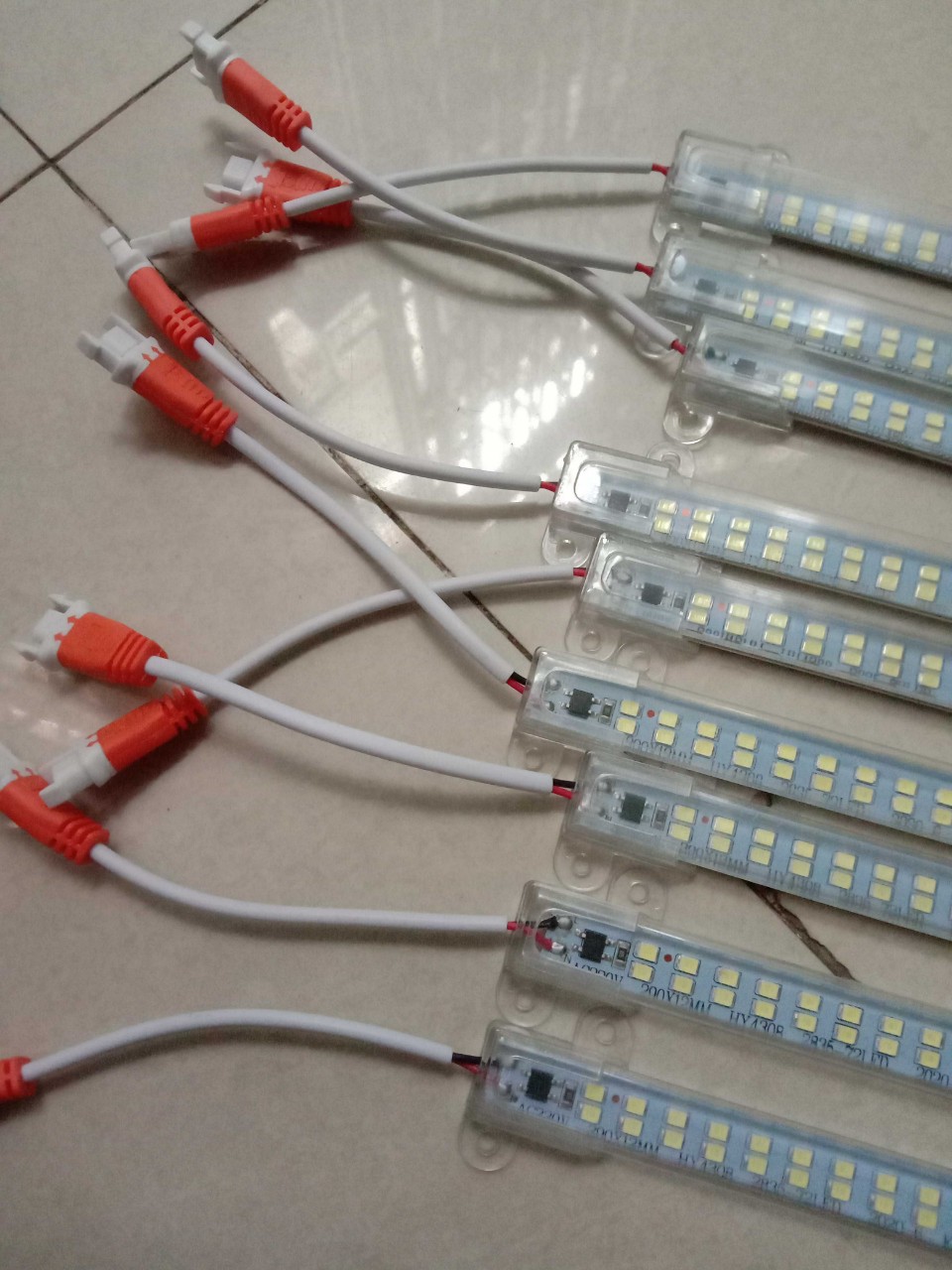 Đèn LED thanh siêu sáng dùng điện 220v(trắng,vàng,đỏ,xanh lá,xanh dương,hồng)