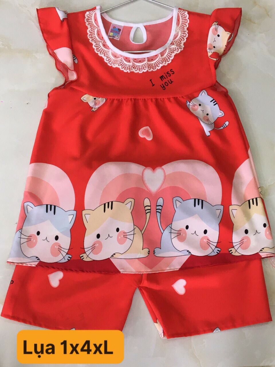 Bộ lụa lớn bé gái