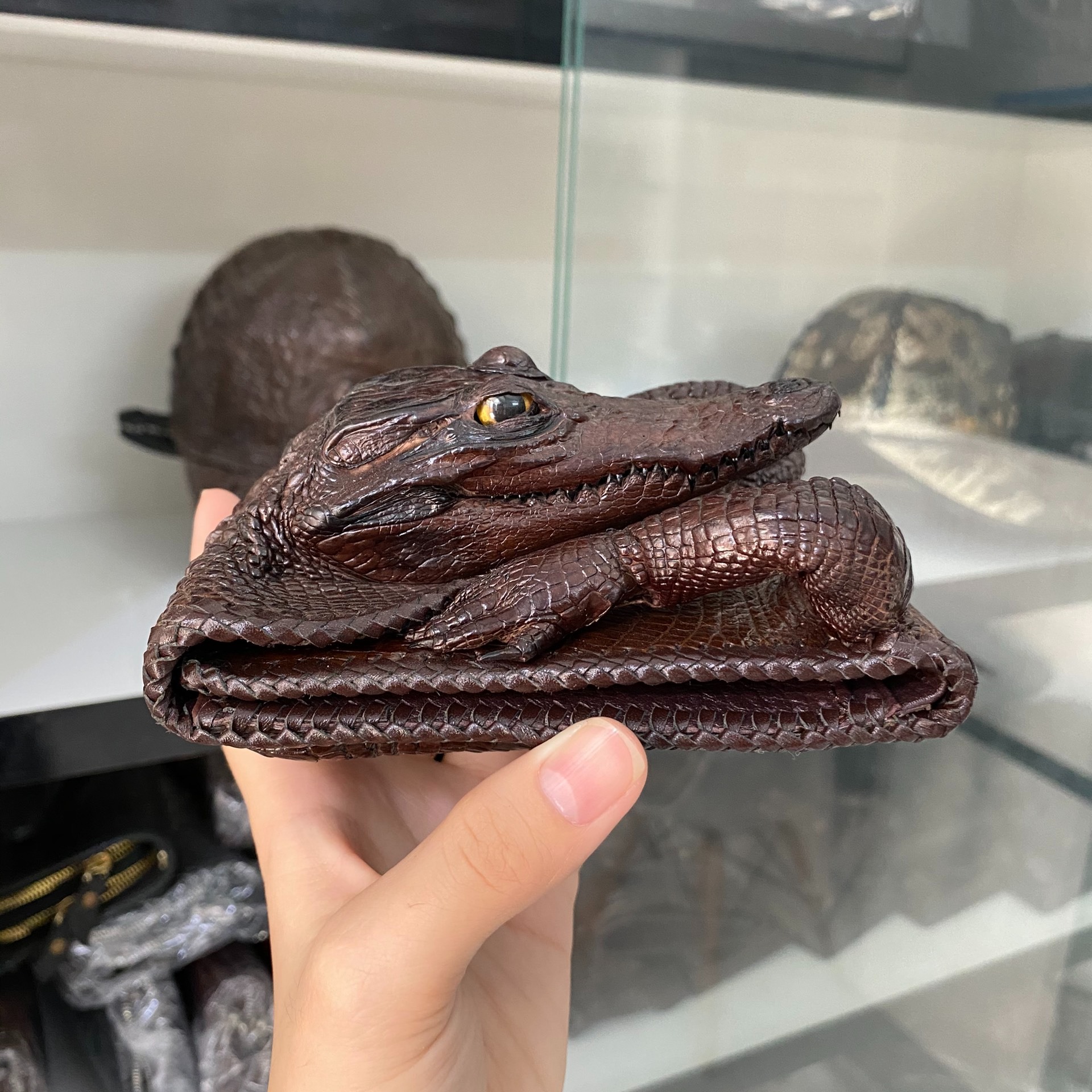 Ví da cá sấu thật nguyên con, Bóp da cá sấu thật 100%- Tặng kèm hộp đựng sang trọng bảo hành 6 tháng