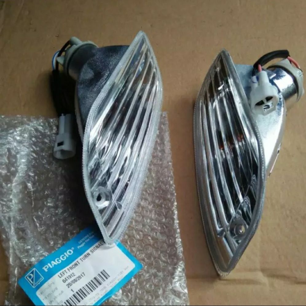 Cặp đèn xi nhan trước xe vespa lx 125/150- vespa s