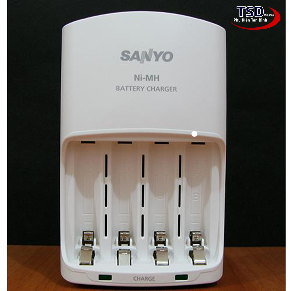 Bộ Sạc Pin AA, AAA Sanyo Eneloop Chính Hãng