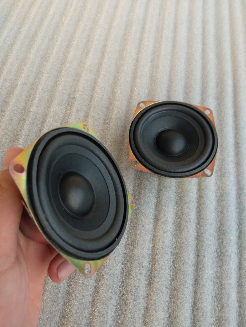 2 chiếc bass 8 cm vi tính