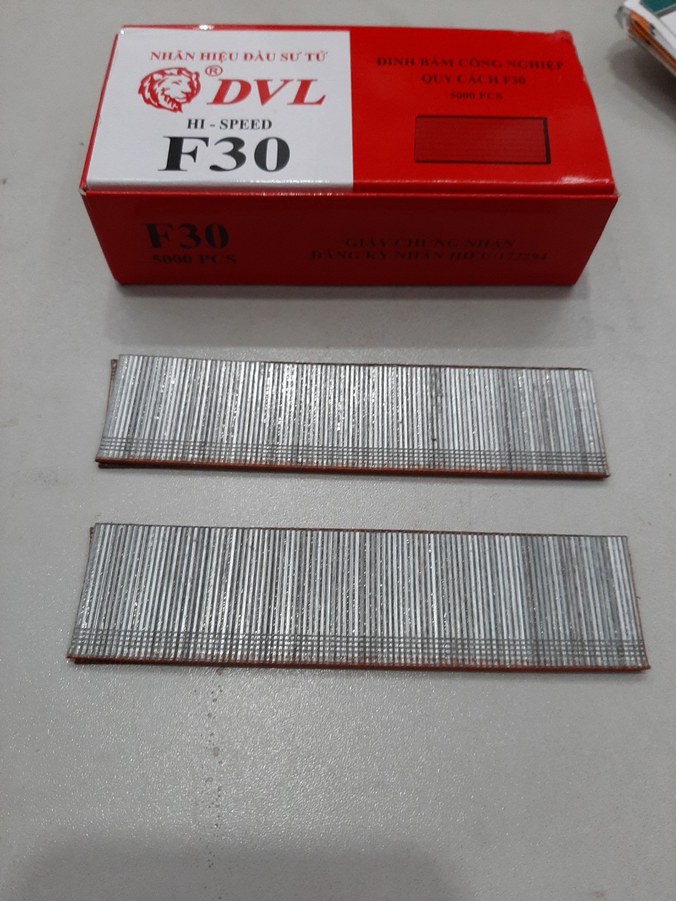 01 hộp 5000 chiếc đinh F30 sử dụng cho súng bắn đinh - F30