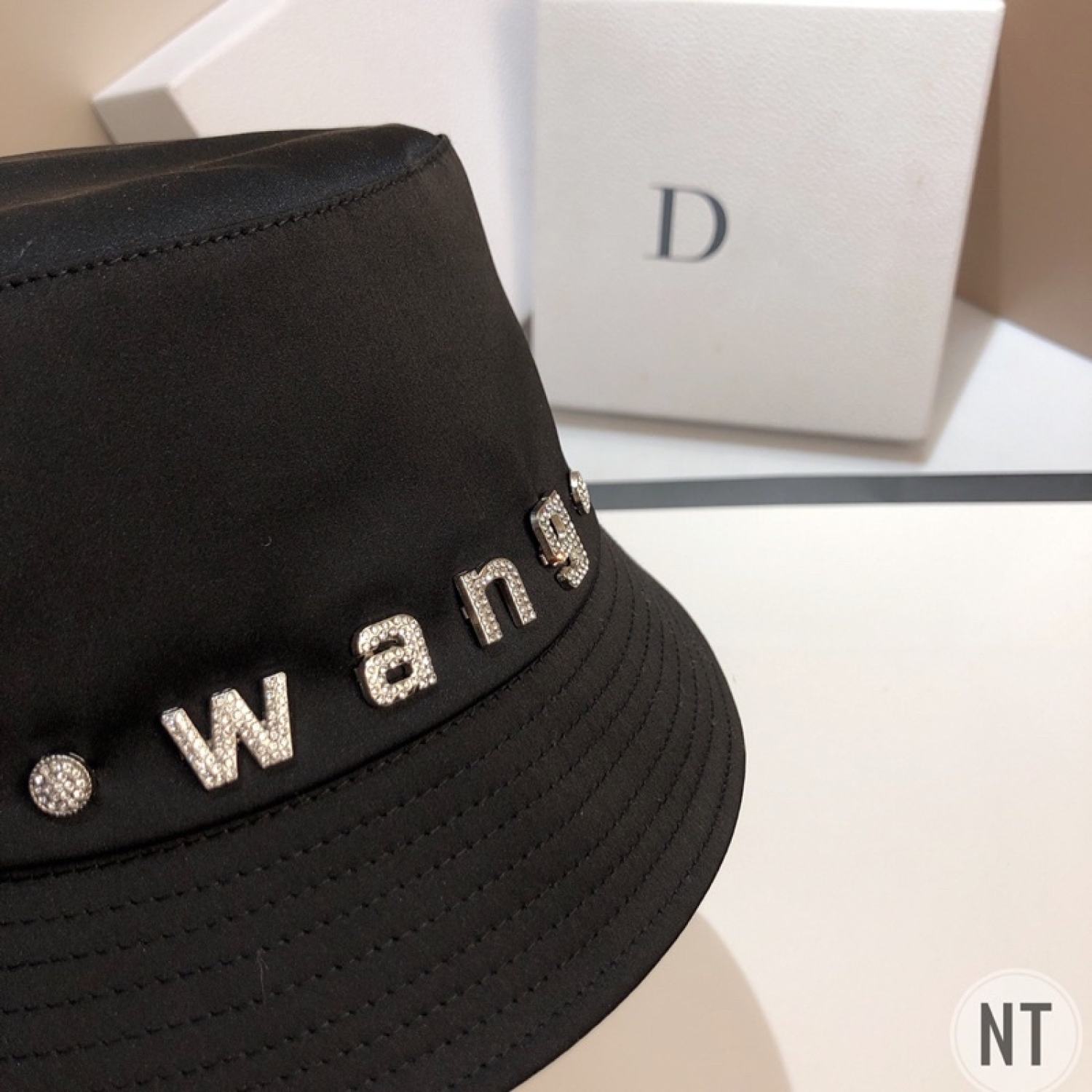 Mũ vành bucket wang đá lụa