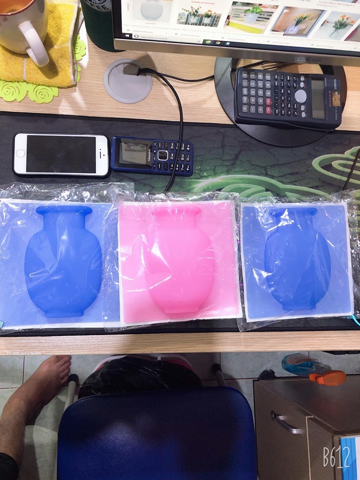 Lọ hoa dán tường bằng Silicon độc đáo
