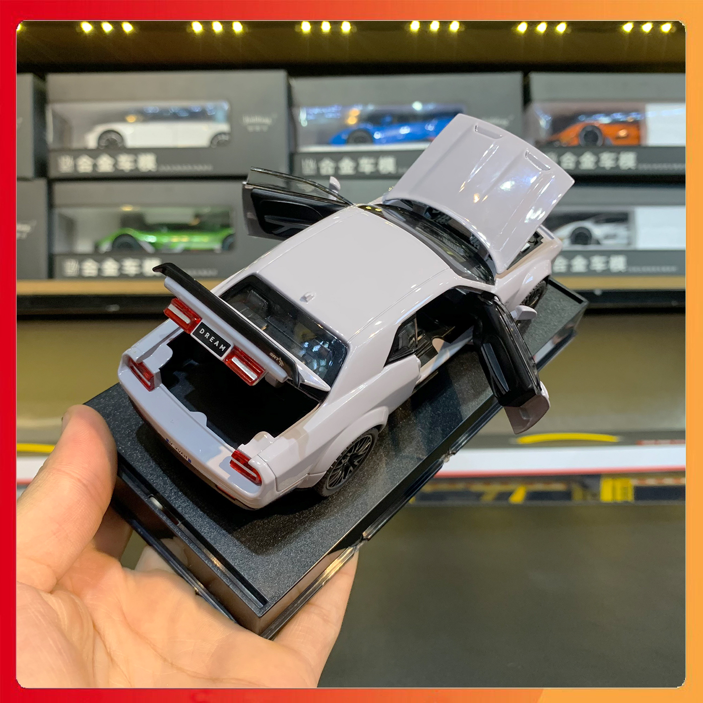 Mô hình xe Dodge Challenger SRT Hellcat 2023 tỉ lệ 1:32 Double Horses