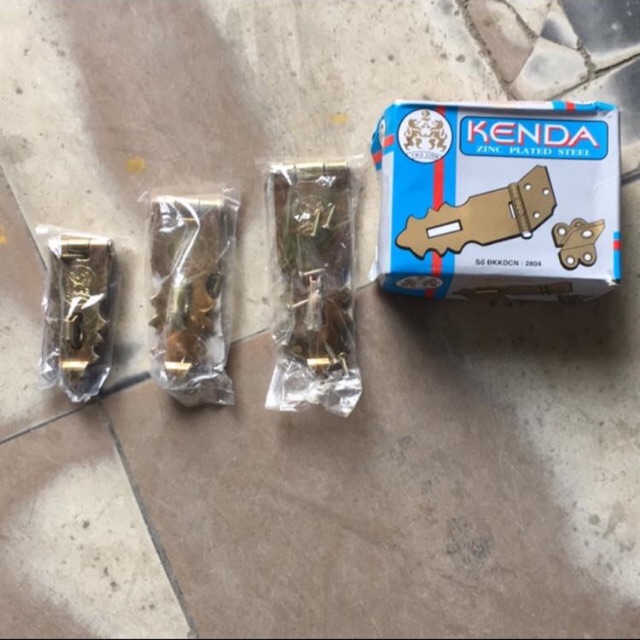 Khoá lật hòm