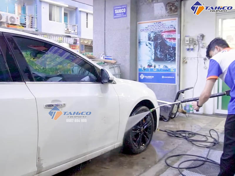 Dung dịch rửa xe bọt tuyết Ventek 5 lít