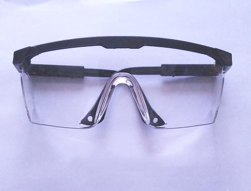 5 Cái kính bảo hộ Việt Nam