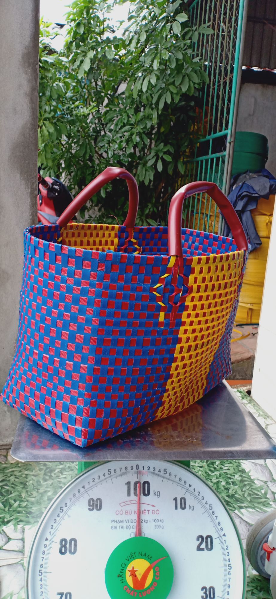 làn nhựa đi chợ, làn thủ công, là đan tay
