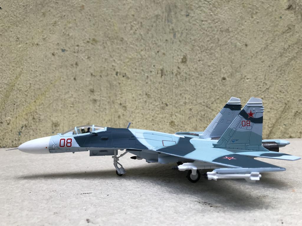 [HCM]Máy bay Tiêm kích SU-27 Sukhoi 1/100