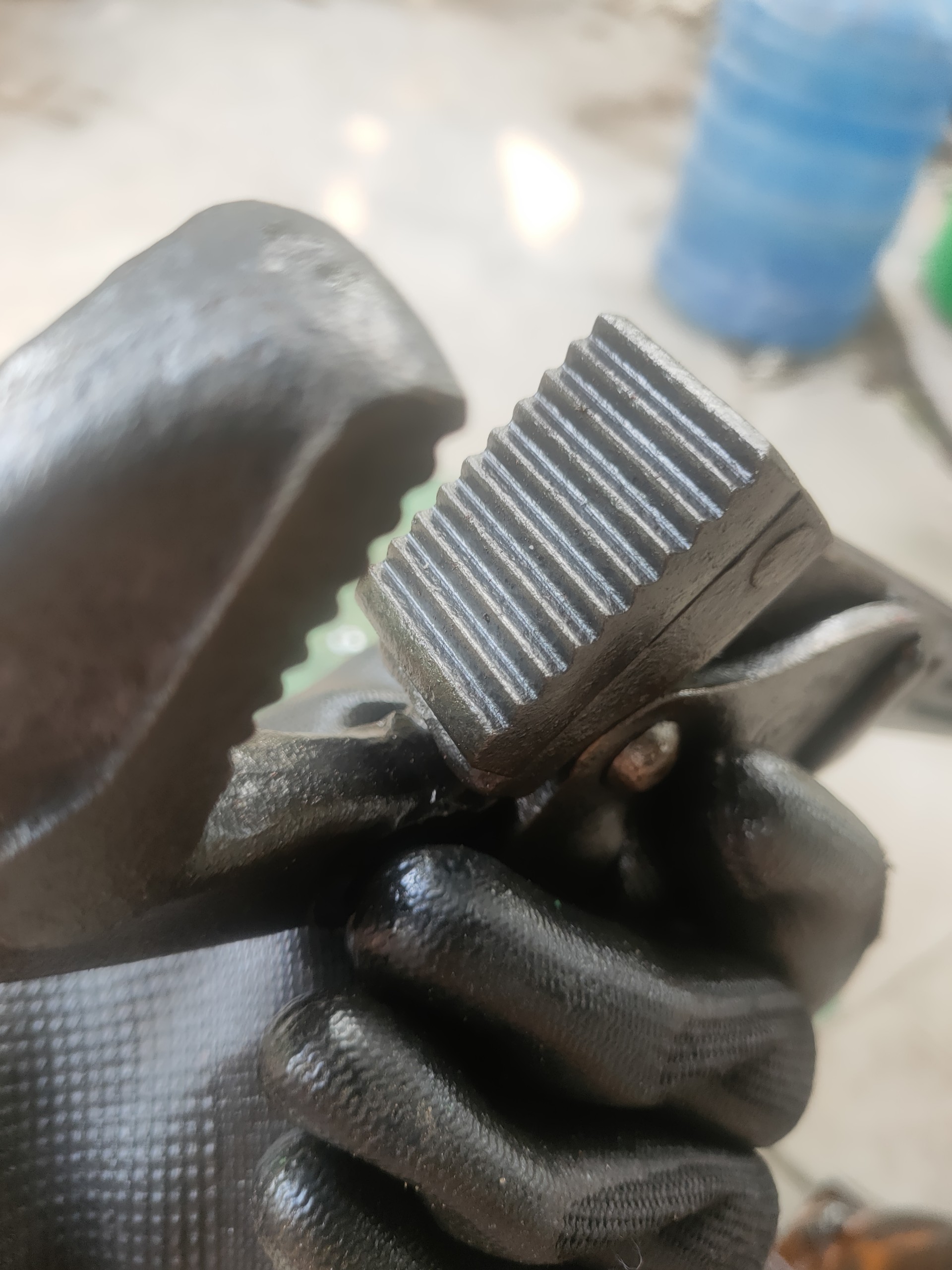 Mỏ lết răng 350mm hàng Nhật bãi