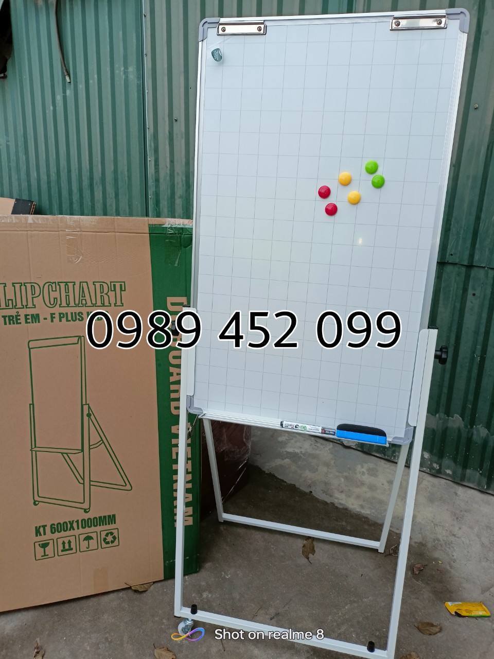 Bảng Flip chart (từ trắng)chân gấp viết bút lông cao cấp (tặng kèm bút lông, nam châm, bông lau)