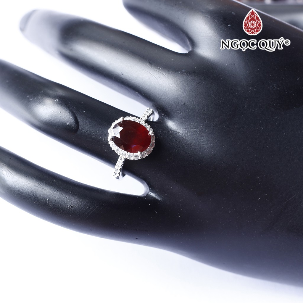 Nhẫn Bạc Đính Garnet Cao Cấp - Ngọc Quý