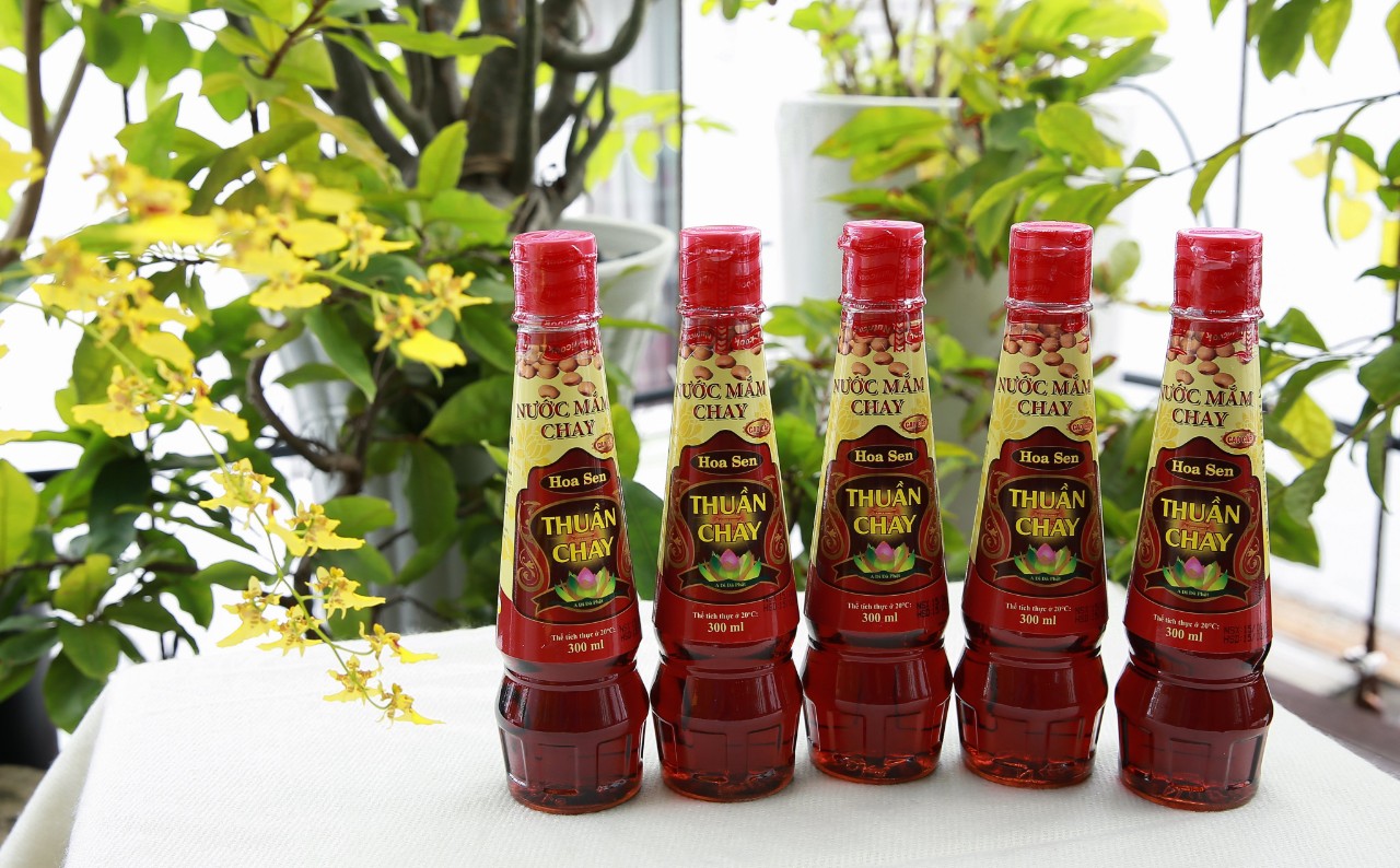 [HCM]NƯỚC MẮM THUẦN CHAY HOA SEN - NUTRICOOK 500ml