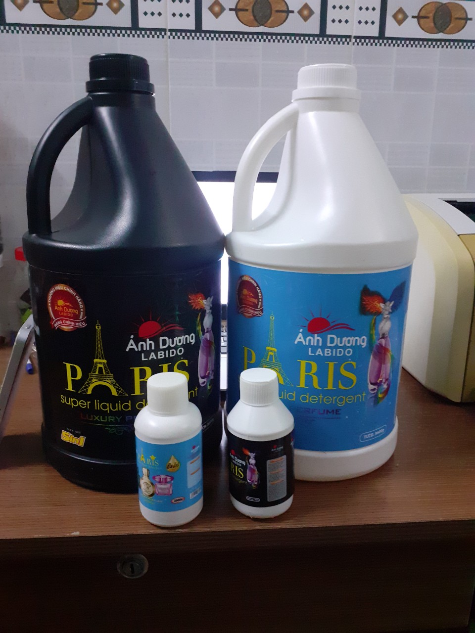 [HCM]Set 4 chai nước giặt Paris 3.6 lít đủ mùi (tặng kèm 4 chai nhỏ 100ml)