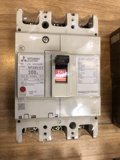 APTOMAT 250A MITSUBISHI