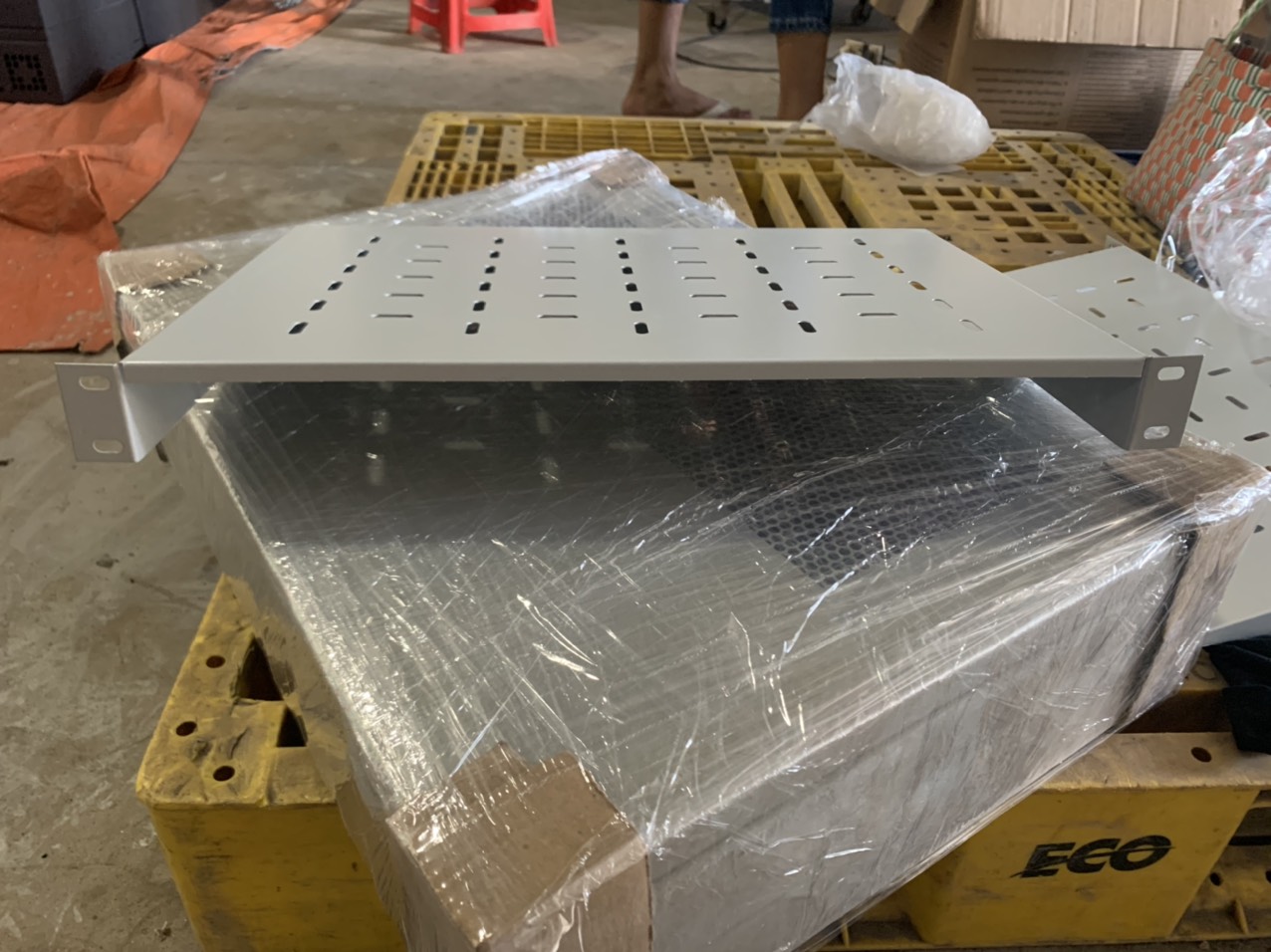 Khay cố định chuẩn 19 cho tủ rack D400