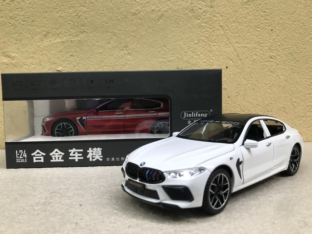 Mô hình xe ô tô BMW M800i 2023 1:24