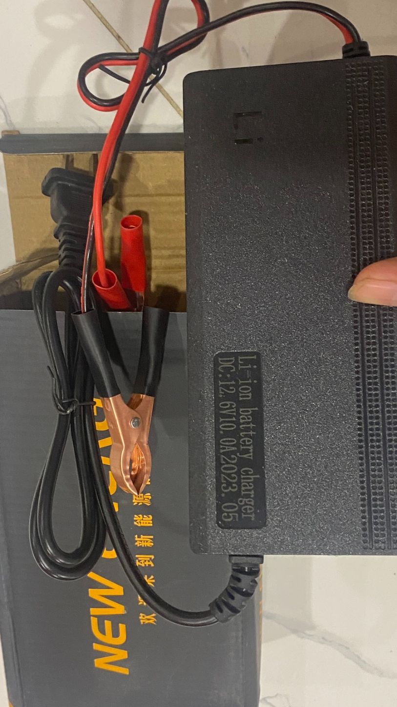 Sạc pin lithium 12,6v 10a