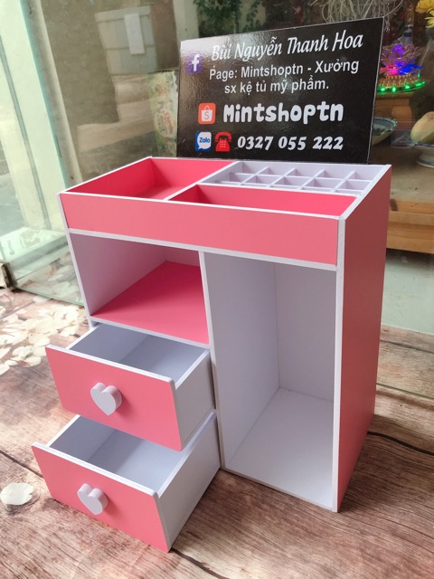 tủ đựng mỹ phẩm mini màu hồng