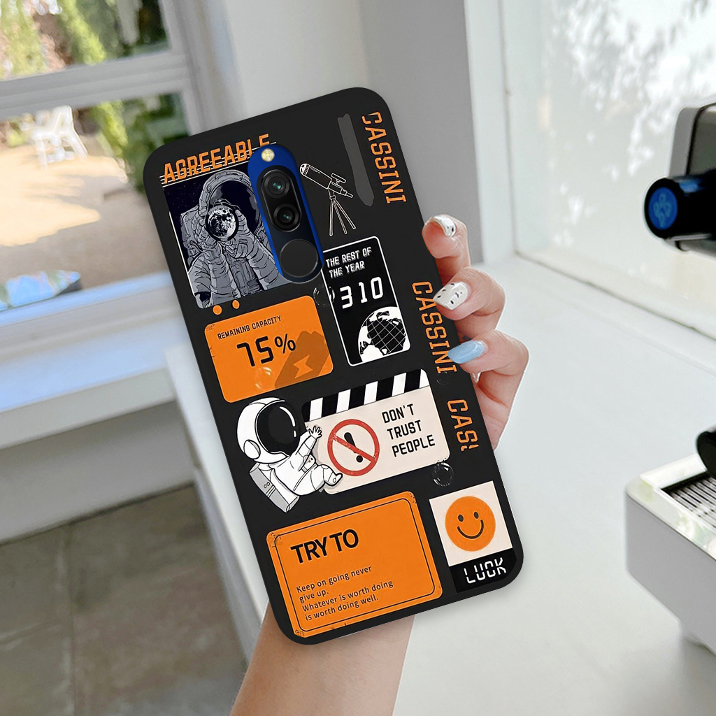 Ốp lưng Xiaomi Redmi 8 hình vũ trụ, phi hành gia astronaut độc đáo
