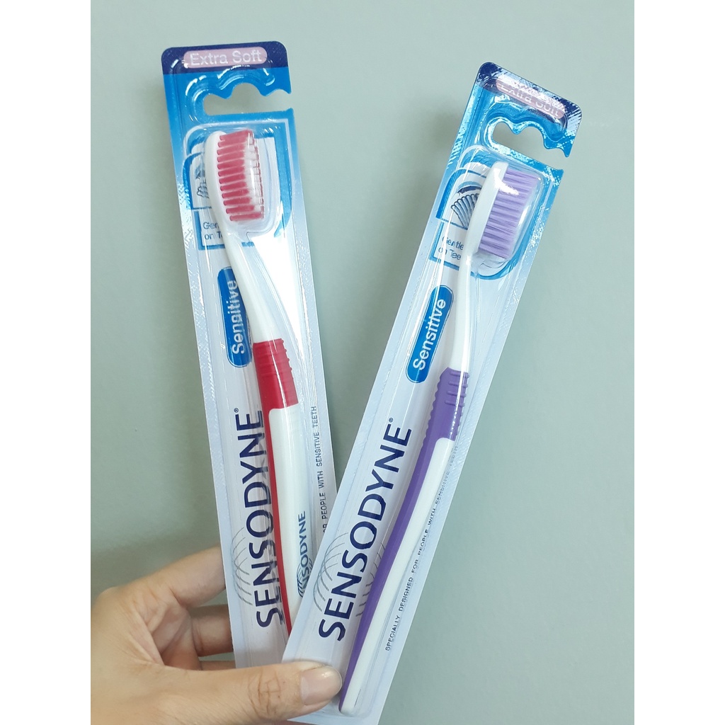 Bàn chải đánh răng SENSODYNE Dành Cho Răng Ê Buốt