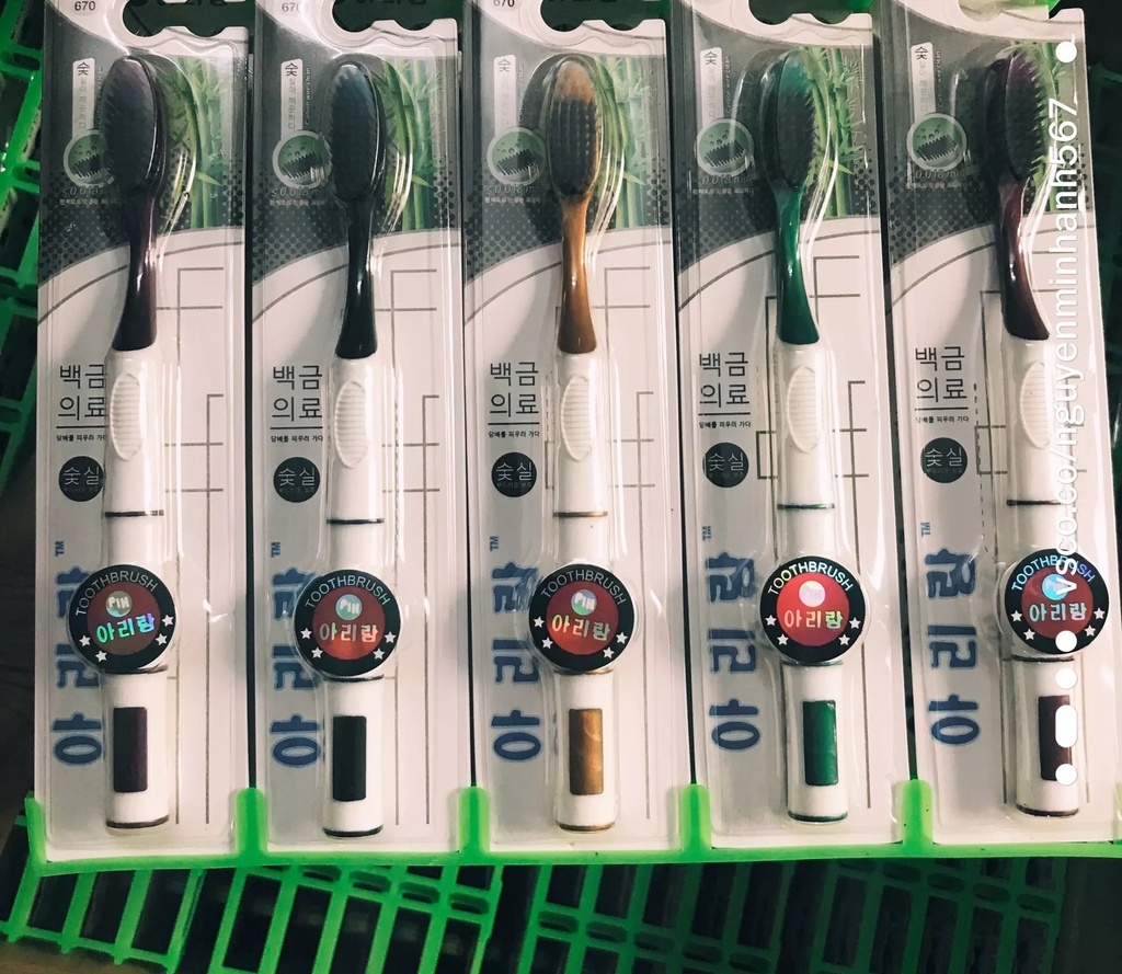 Bàn chải đánh răng than tre Hàn Quốc #127