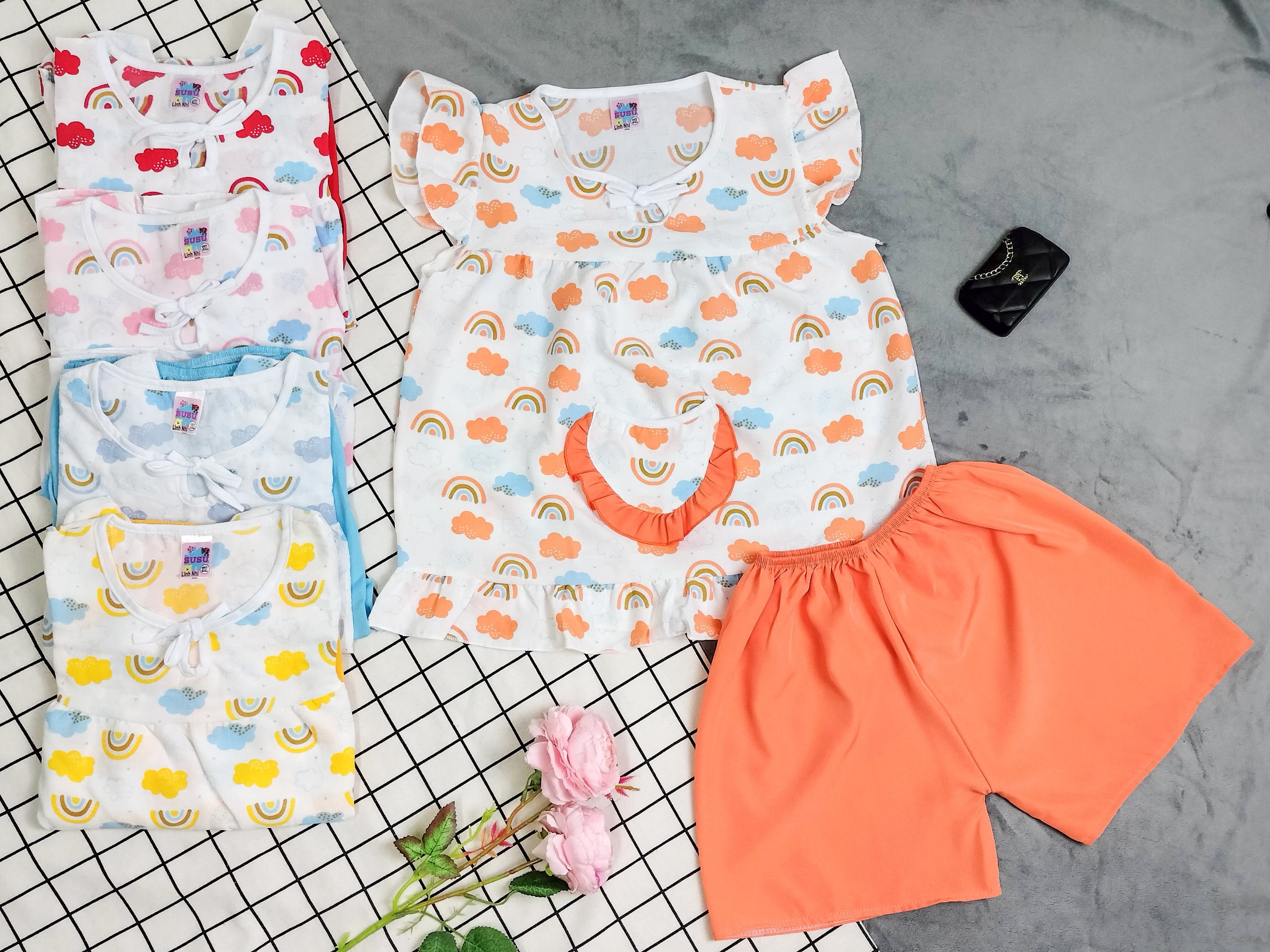 Bộ Tơ Xốp Cánh Tiên Bé (18-26kg) (Giao màu ngẫu nhiên)