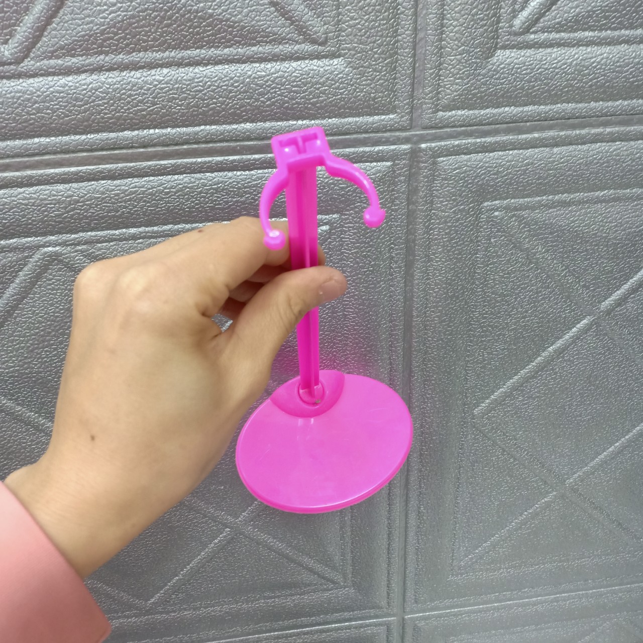 Giá đỡ cho búp bê barbie ,búp bê ken 30cm