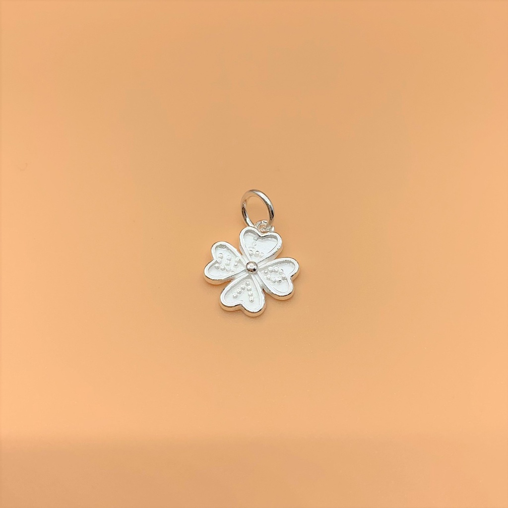 Charm treo cỏ 4 lá hình trái tim có chứ love mẫu mới - charm bạc 925 - mã cb640