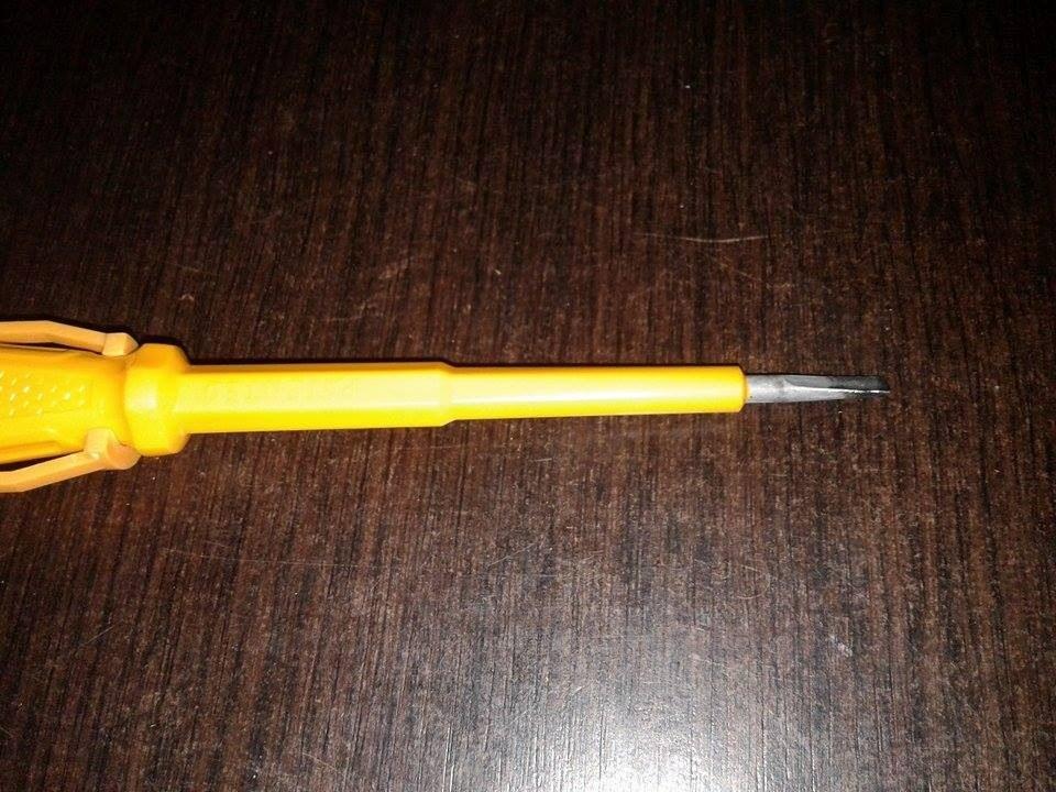 Bút thử điện 4x190mm Ingco HSDT1908