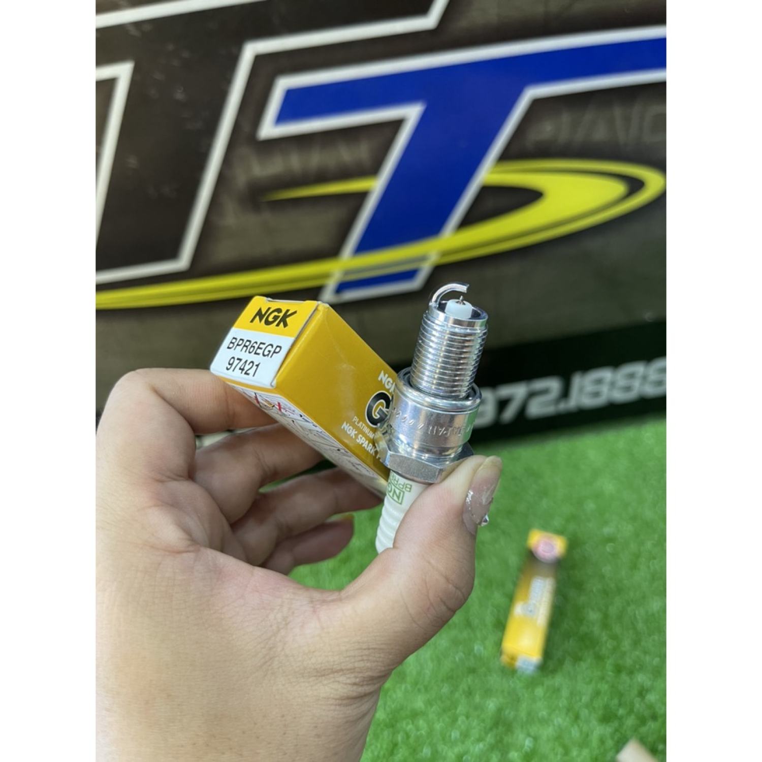 Bugi bạch kim NGK sport - xipo - satria - Yaz ( BPR6)