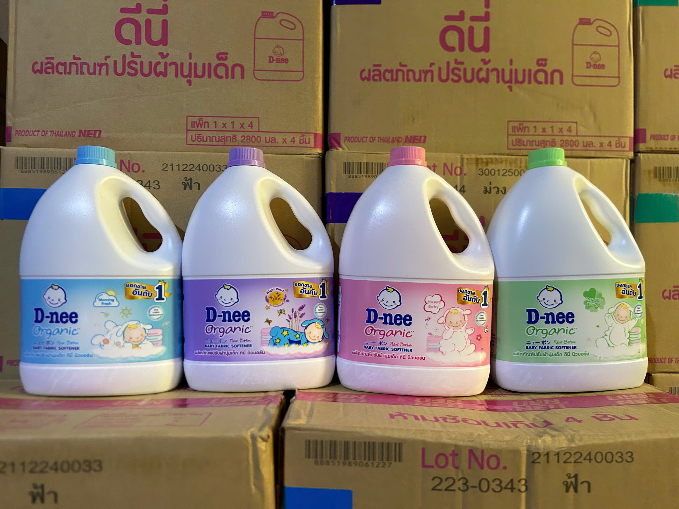 (SGT) Nước Xả Mềm Vải Dnee hàng Thái Lan 2800ml