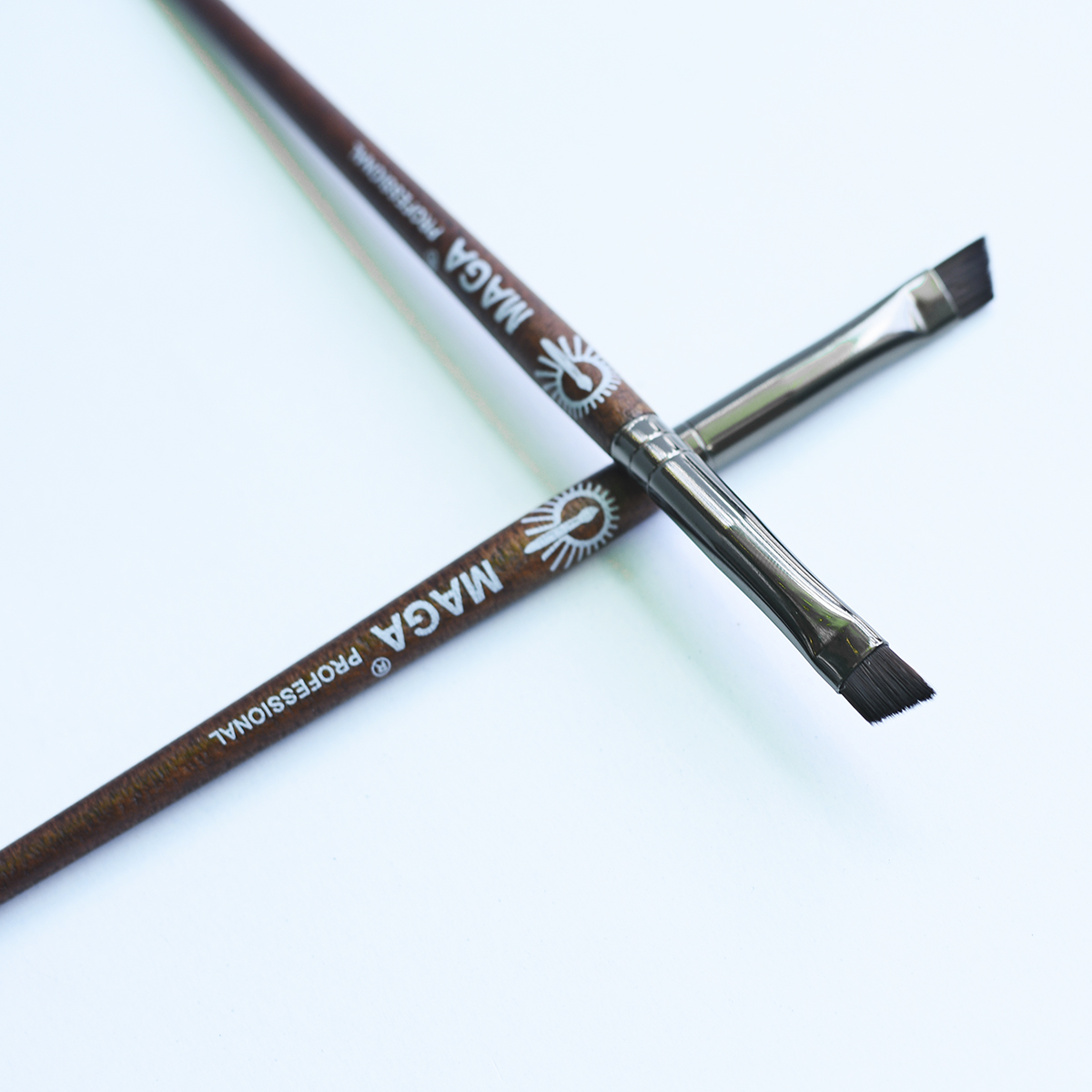[HCM]Cọ Mày Cao Cấp MAGA ANGLED EYEBROW BRUSH 28