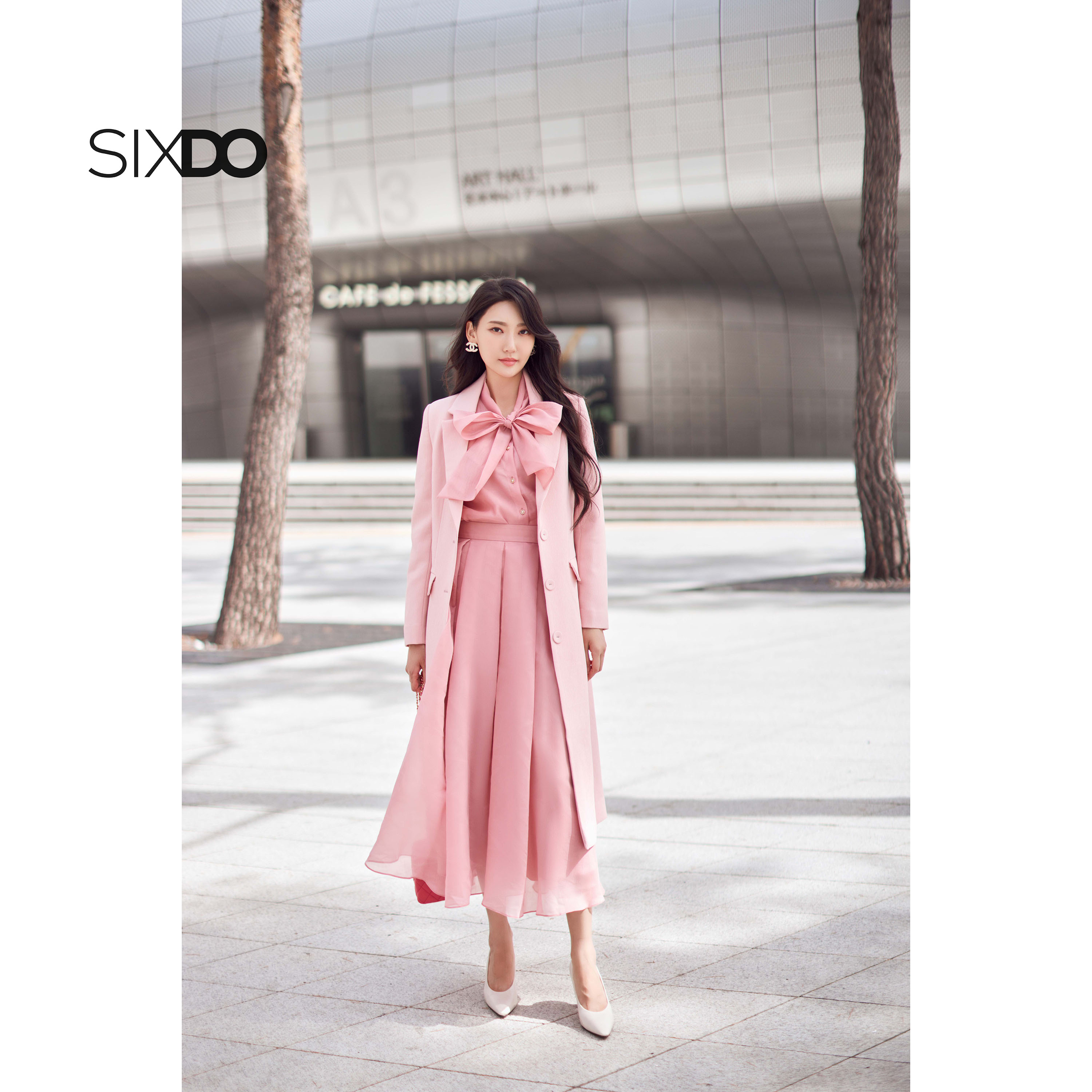 Áo khoác nữ hồng dáng dài SIXDO (Light Pink Long Woven Coat)