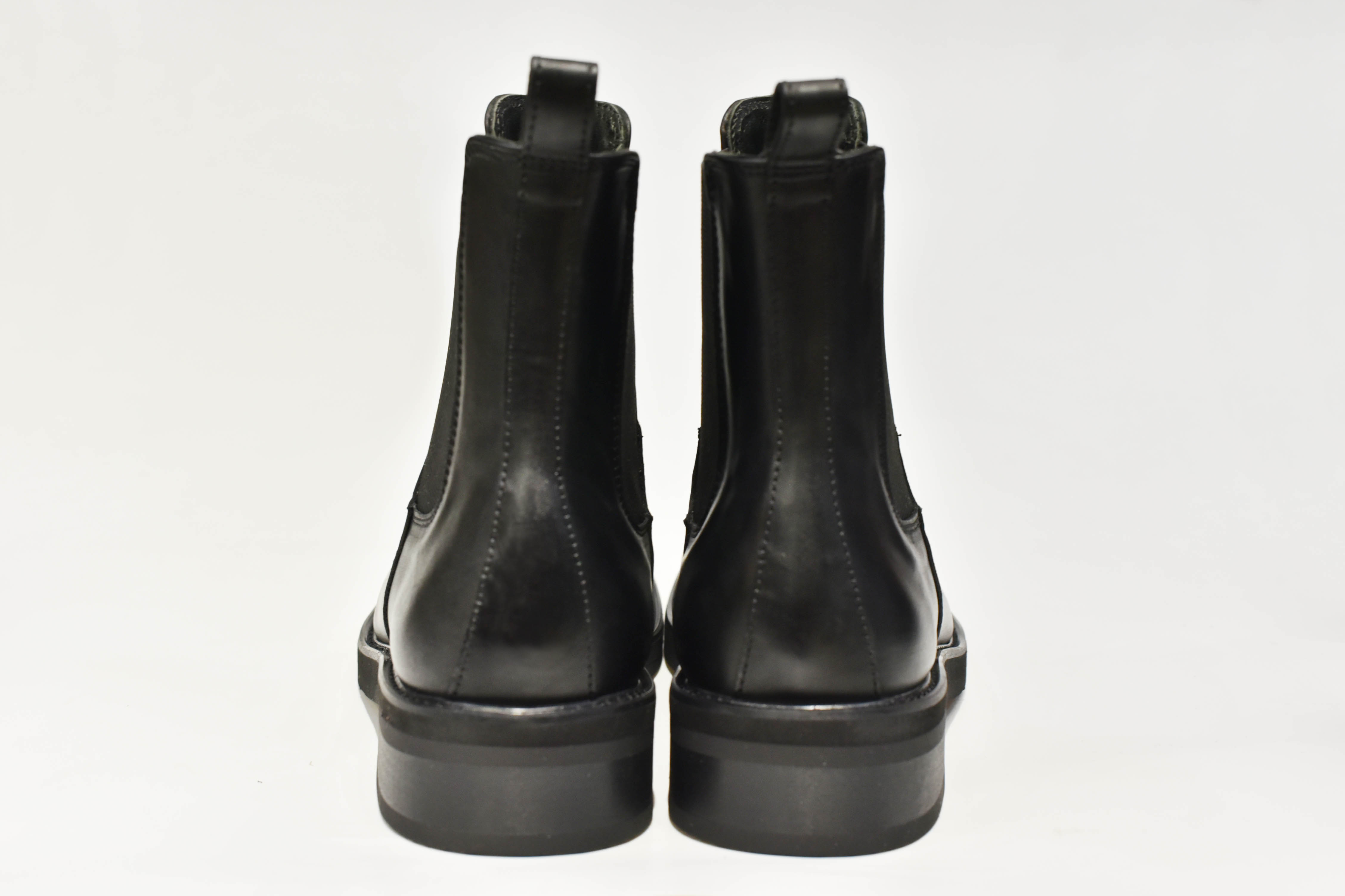 [TATHANIUM Footwear] Giày Chelsea boot nam màu đen da bò mộc