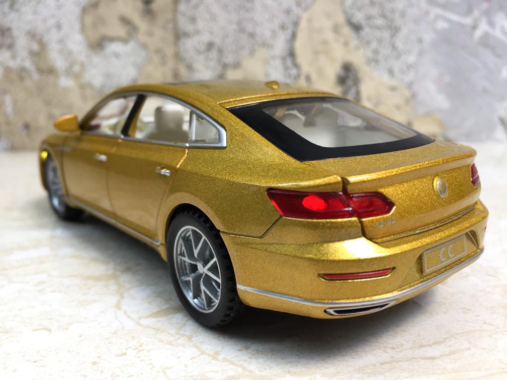 [HCM]Mô hình xe ô tô Volkswagen CC 2019 1:32