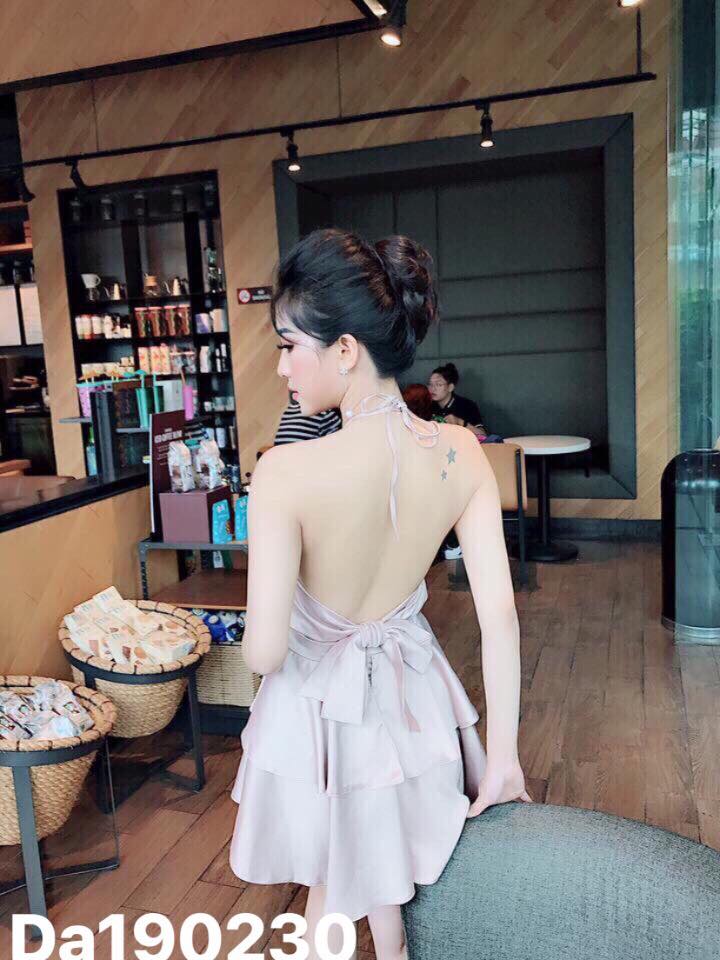 Đầm xòe tầng cổ yếm hở lưng